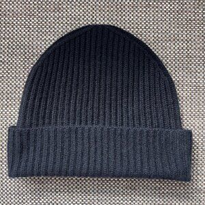 Soft Goat - Ribbed Cashmere Beanie, Navy Blue